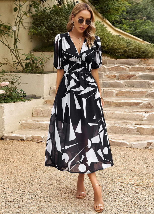 Estella™ | Flattering Floral Midi Dress 3